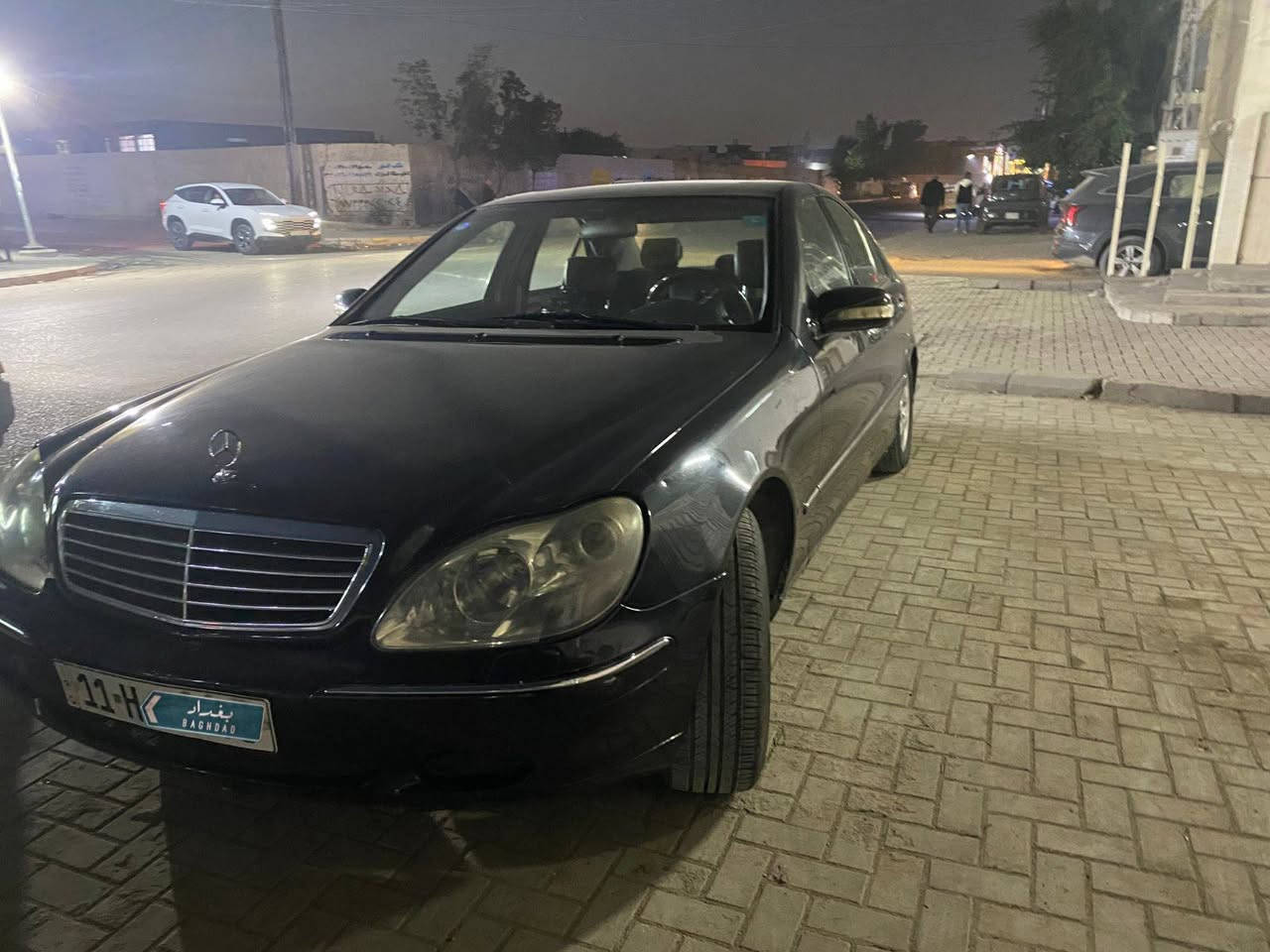 السلام عليكم
للبيع مرسيدس غواصة S 320

موديل  2000 أصل 
 باب قصير – رقم بغداد أصولية وباسمي رقم انكليزي  – هزة جديدة
المواصفات:

لونها اسود 
بصمة
داخل جلد اسود
محرك وكير ممتاز
تبريد 3 قطع + ثلاجة
كروز سرعة
شاشة اعطال 
مرايا جانبية قلاب مع البك
صندوق شفط
إنارة ترحيب خارجية وداخلية
شاشة أعطال
لايت الفول زنون
مرايا شفط
إيرباكات سليمة
ويل 16 
نظام صوت BOSS
هزة وفحص جدد + سنوية جديدة
وضعيات قيادة سبورت – عادي 
داخل جلد اسود
سلايد روف
محورة دبلات مو جوبلس
كشنات بخاصية الميموري (3 وضعيات)
كشنات أمامية كهرباء
تحكم بالستيرن جهتين
السعر: البيع فقط بدون مراوس ١٢٥
رقمي :
***********
