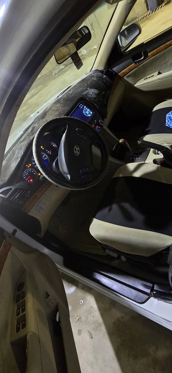 سلام عليكم عندي سيارة سوناتا ٢٠٠٩وارد امريكي محرك ٢٤٠٠كلش نظيفة ضررها جاملغ خلفي وصبغ حزام ***********/***********
