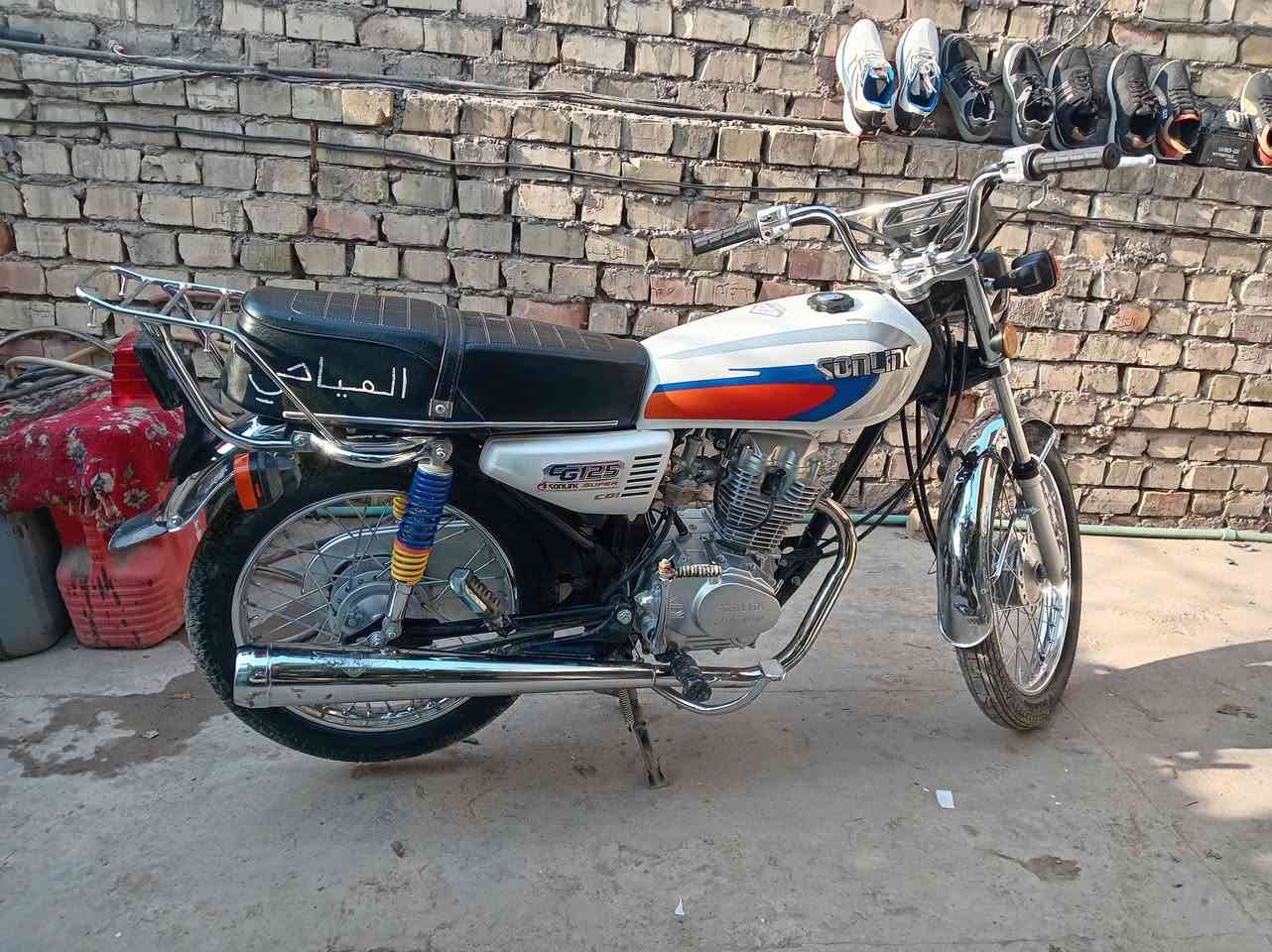 السلام عليكم دراجة ايرانية للبيع 4كير اوراق بيهة المكان بغداد جسر اديالى
الرقم ***********
