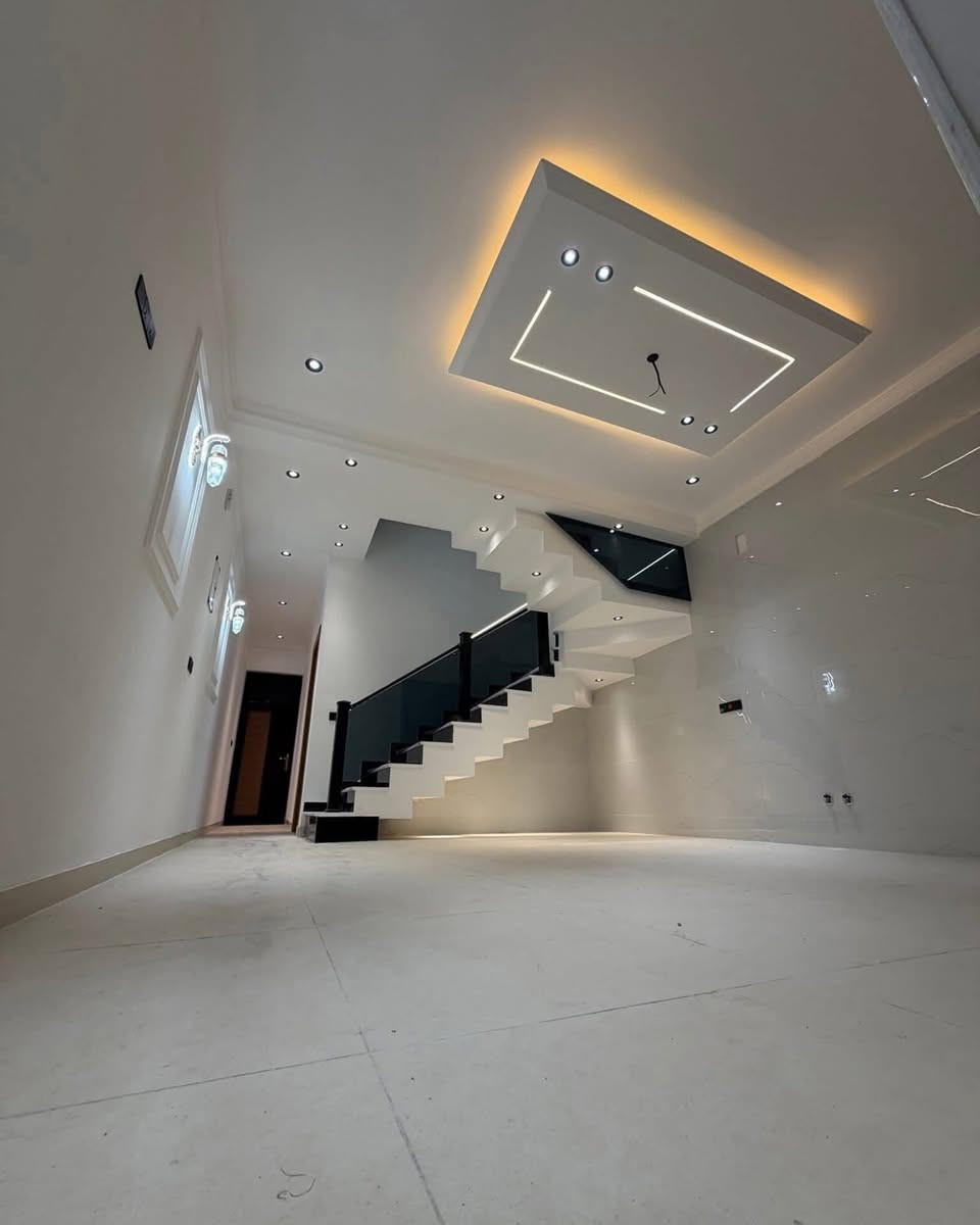 السلام عليكم أهالي منطقة السيدية الأعزاء…
اليكم افضل العروض مقدمة ولفترة محدودة من إعمال البناء واعادة ترميم وتأهيل البنية حسب طلب … 
العروض تشمل جميع الفقرات وحسب مراحل المشروع 
منها تتبع … 
عروض ترميم وتأهيل حسب طلب مواصفات يتم تحديد تكلفة . 
بالنسبة العروض البناء تشمل فقرتين كالتالي: 
فقرة هيكل درجة اولى سعر المتر ( ٢٣٠ الف ) باستعمال طابوق الاحمر الشمالي. 
فقرة هيكل درجة الثانية سعر المتر ( ٢٠٠ الف ) باستعمال طابوق الاصفر الجمهوري. 

اما بالنسبة العروض تسليم مفتاح أيضا تشمل ثلاثة فقرات وهي: 
١- عروض VIP سعر المتر ( ٨٠٠ الف ) 
٢- عروض ممتاز سعر المتر ( ٦٠٠ الف ) 
٣- عروض متوسطة الجودة سعر المتر ( ٤٠٠ الف ) 

 ⭕️ ملاحظة: تتغير الاسعار العروض عند طلب تغير نوع المواد وحسب الجودة. 
- نتميز بكوادر فنية كبيرة ذات خبرة تحت اشراف هندسي مختص. 
- تصاميم هندسية عصرية حديثة حسب طلب ورغبة زبون وعلى مساحة الواقعية. تصاميم تشمل ( تصميم انشائي + معماري + ميكانيكي + ديكورات داخلية ) 

للاستفسار اكثر تواصل معي على الرقم خاص 👇 👇 
  *********** - ✅ متوفر واتساب ✅ 
جميع اعمالي منفذه بغداد فقط ( الكرخ + الرصافة ) …
