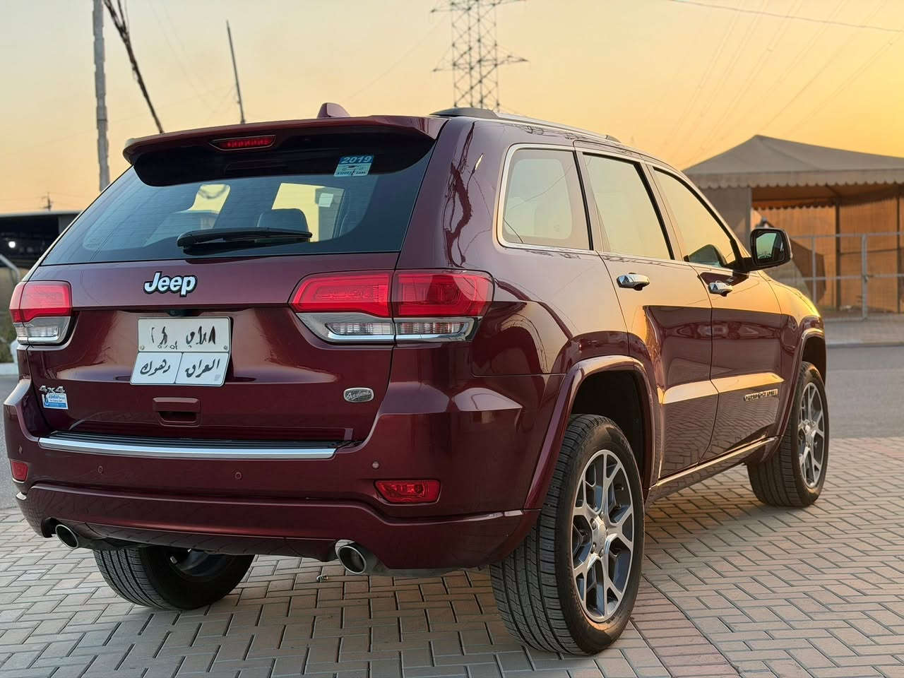 Jeep grand Cherokee Overland 2019 هارلم
بموصفات اوفر لاند ما تلكة انسب من هذا سعر 
ممشى 98mi وكالة هارلم من زيرو يمي
رقم دهوك باسمي 
سيارة بية ملاحظات بسيطة جداً 
فول موصفات
-بانورما 
-انظمة قيادة 
-جكات 
-شاشة ابل كار بلاي اندوريد اوتو 
-ويك كب اوفورلاند
-تدفئة وتبريد كشنات امامية
-تدفئة كشنات خلفية 
-تدفئة ستيرن
-نقاط عمياء 
-تحكمات ستيرن 
-شفات ستيرن 
-صندوق كهربائي 
-كشنات جلد مع شعار اوفرلاند 
🔴السعر 275$ بية مجال جداً بسيط 
📞للتواصل ***********
