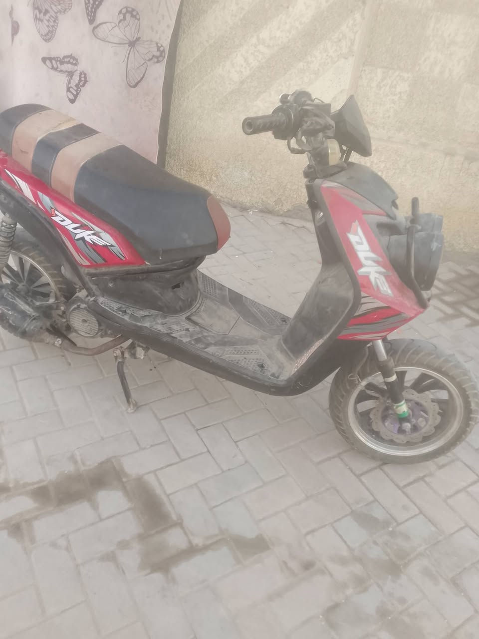 دراجه عاليه وحلوه وجاهزه كلشي شغال بيها دراجه مال كسبه سعر 250 عنوان سماوه حي الحكم ***********
