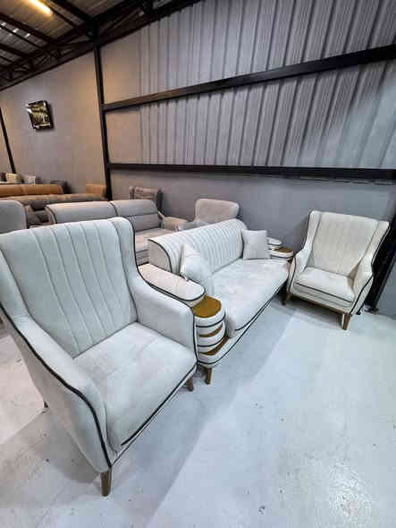 🎉 مفاجأة الموسم!
بدل1450 ألف صار السعر980  ألف فقط ✅

🪑 #تخم كامل 10 مقاعد –6 قطع:
قنفتين ثلاثية +4 كراسي + 4 كوشات هدية 🎁
📦 نبيع بسعر الجملة – وكل الموديلات والألوان متوفرة (شوفوا الصور للنهاية)

✨ المواصفات:
1️⃣ إسفنج مميز – ضغط عالي أول طراز
2️⃣ جام روسي + مقعد سير اصلي
3️⃣ قماش قديفة تركي أصلي أو كتان تركي أو تربروف حسب اختياركم
4️⃣ ضمان حقيقي 5 سنوات

🚚 التوصيل:
بغداد الكرخ  25 ألف + الرصافه 35 الف فقط،
والمحافظات بأسعار رمزية ومع سيت كامل

⚠️ ملاحظة: أي اختلاف بين الصورة والحقيقة يحق للزبون يرفض الطلب ويرجعه بوجود السايق

📩 للحجز والاستفسار:
راسلونا عالصفحة أو على الواتساب:***********
*********** : ***********
📍 العنوان: بغداد – الدوره شارع المعلمين قرب السقيفه

---
