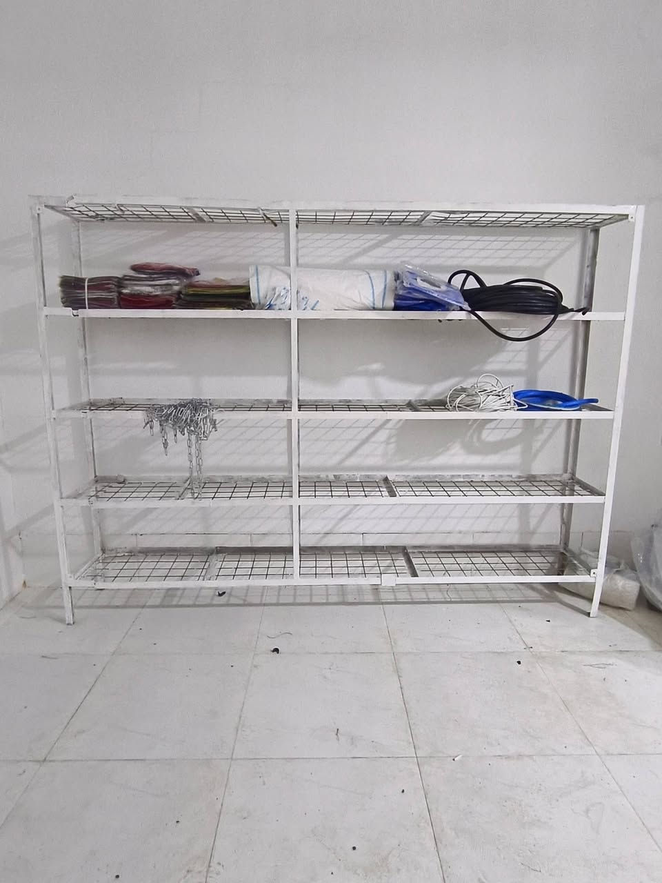 ئەم ڕەفانە هەمووی بۆ فرۆشتن
کەلار. ڕزگاری
***********
