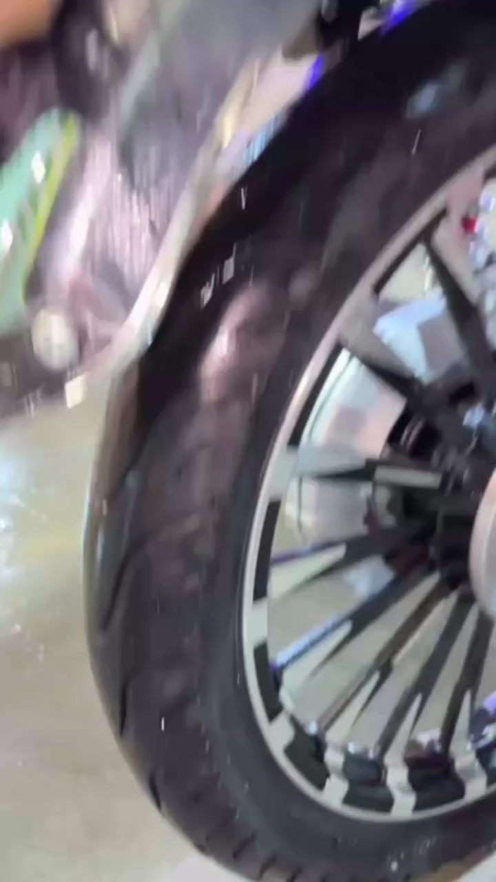 سلام عليكم شباب دراجه ايراني موديل ٢٥ لدراجه جديده بمعنى لكلمه مكينه خير من الله لاتبخير لاتنقيص ماشيه 2000  شاشه شغاله لايت عالي ناصي اشاير شىعه معدل مفوله الله شاهد مداريهه كلش شتغل بيهه سبوع دلفري وعفته رايدهه ب٨٠٠ وبيهه مجال وكلشي اكو بسوك مكاني بغداد الدوره ***********
