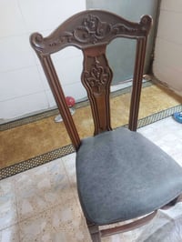 ميز واربع كراسي زان مصري السعر ٢٠٠ الف الرقم ٠٧٧٢٦٨٠١٨٦٨ واتساب