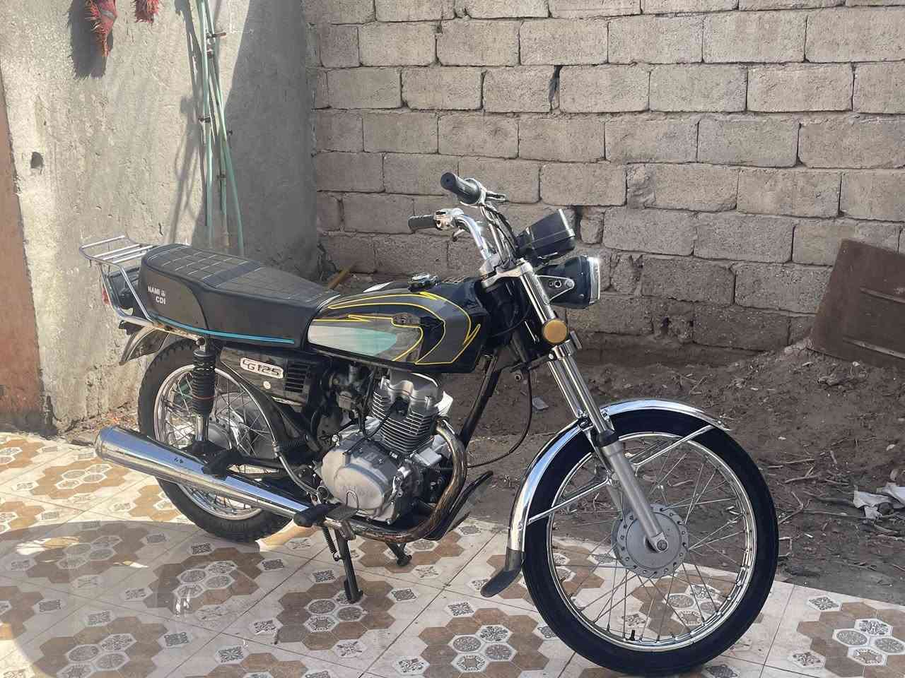 السلام عليكم أيراني ناما دراجه بجيس مديل ٢١رقم شاصي موجود بس اوراقها ضايعه كهربائيات كلها شغاله نهضه مشي فول رزانه سعرها ٥٥٠وبيها مجال للشراي مكاني ابو الخصيب العوجه قرب مستشفى الصيني ***********
