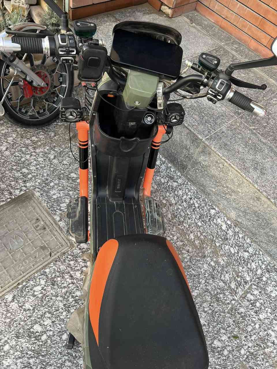 دراجه شحن x900pro
5 بطاريات 🔋 
نظام Rبارمك 
مثبت سرعه (سرعه حقيقي بطبيق ويز60) نظام 4 سرع 
دراجه جديده بنايلونه استعمال شهرين
الاستفسار اتصل ***********
