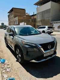 للبيع نيسان روج 2021 SL تو كلر ✅  سعرها ادخل ع رابط https://t.me/carss...