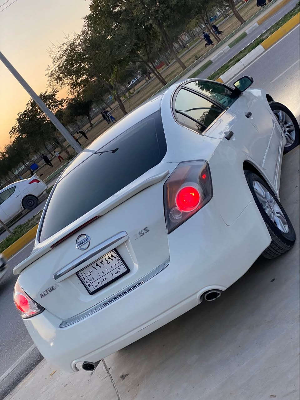 ئاڵتیما بڕاوە
دەعامی بۆ دەعامی بەشەرت
مەکینە و گێڕ و تەبریت مەزبوت
سەخفی شوشەی
چوار ویل و تایەی تازەی لە ژێرە
سەدری بێعەیبە
لایتی کامل زینۆنی لەسەرە زۆر بەقوەتە ماشا اللە
سەیارەیەکی بێکێشە و بێ عەیبە ماشا اللە 
شوێن کەلار 
سعر ٤٠ و مەجالێ کەم
*********** كالار, السليمانية
