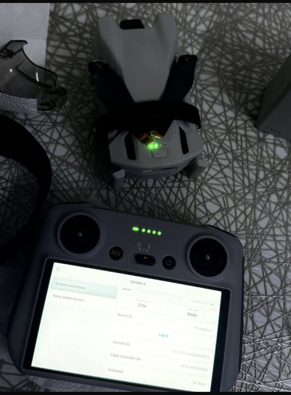 بـسم الله
Mini 3 combo smsrt

نظافة 100/100

درون طاير ساعة وحده فقط جديدة بمعنى الكلمة 

مكفولة كفالة عامة 

عدا فطر صغير بالجام وليس بالشاشة مال جوستك اصلا مابين نهائيا مال جوستك فقط

السعر 850وبيها مجال بسيط

***********
