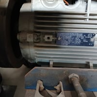 للبيع ٣ ماطورات ١ سيمنز دورة ١٥٠٠ ٣ فيز قدرة ٢.٥ كيلوات ٢ تركي دورة ١٥...