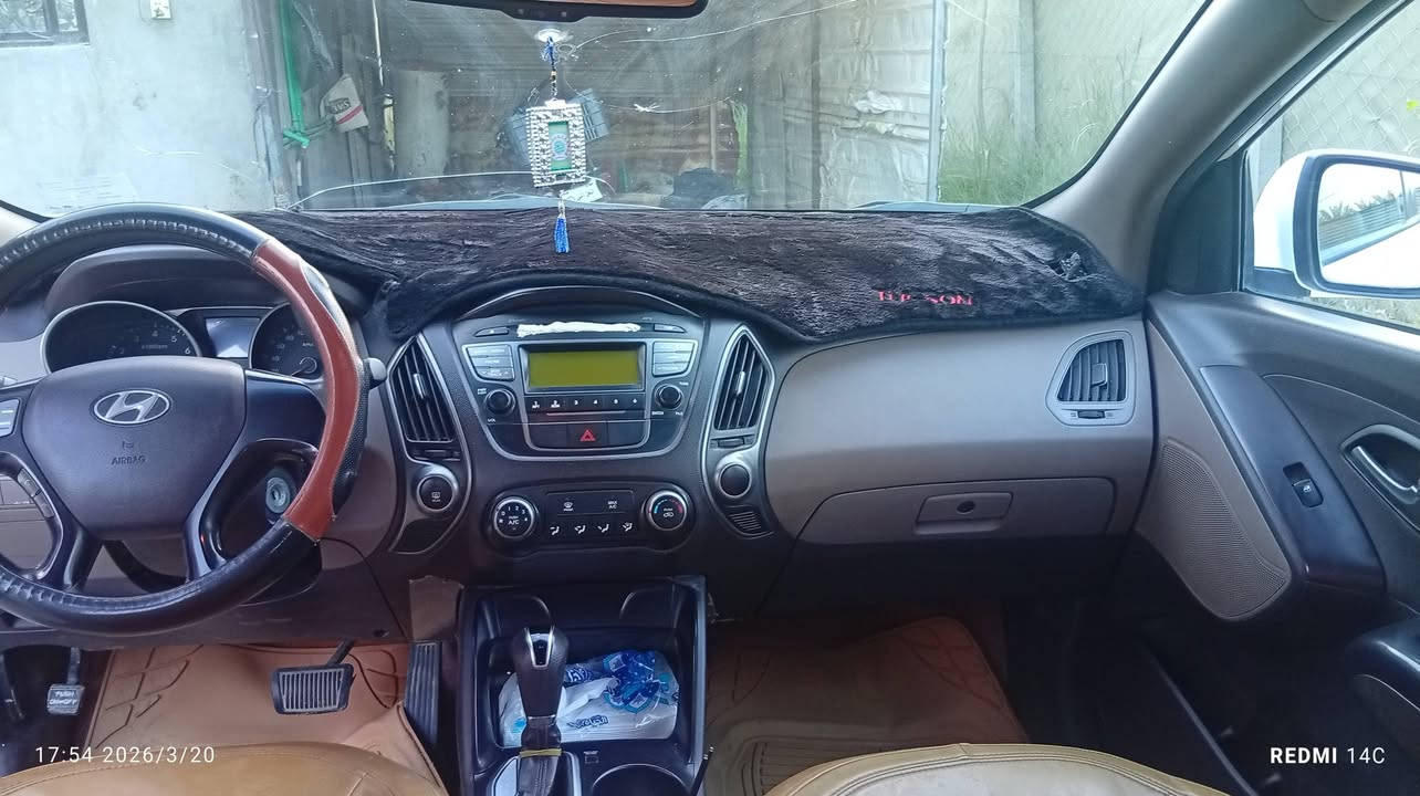 السلام عليكم توسان 2016 للبيع او مراوس ب سبورتج 17او18ماشيه 120جاهزه السياره بيهه دعاميه امام صبغ فقط وبارد ب الجاملغ الامامي والتفاصل بلفيديو مكاني بابل ناحيه الامام ***********/*********** السعر اتصل
