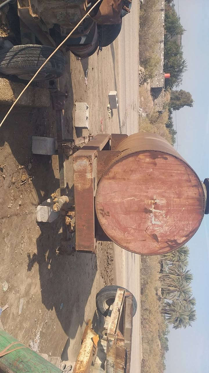 للبيع مقطوره ٢٥٠٠لتر جاهزه حديد  ٥ملم جاهزه تخم تاير *********** بابل الحمزه الغربي الخميسيه
