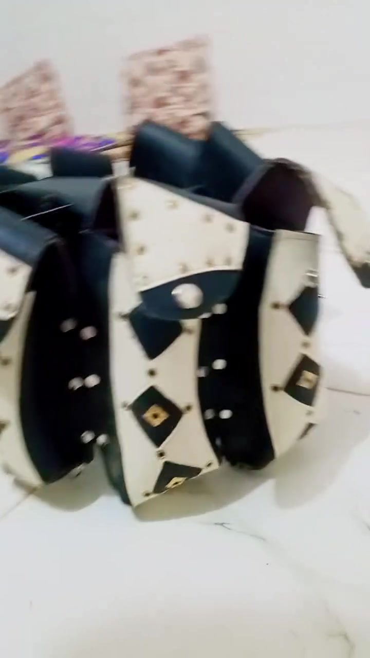 البيع تفصال يشيل ثمن مخازن
السعر 65 وبي مجال قليل


**إذا كنت صاحب هذا الإعلان وتريد حذفه لأي سبب، رجاءا أرسل رسالة إلى الدعم الفني**