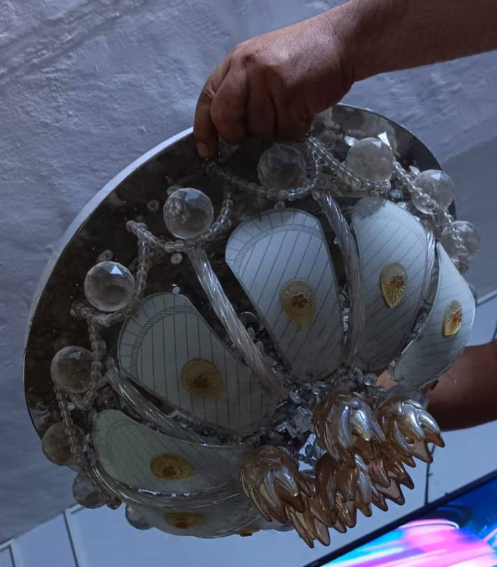 ثريات يشتغلن بلوتوث وتقسيم الوان وياهن ريمونات ثنين للبيع مكان الخصيمه


**إذا كنت صاحب هذا الإعلان وتريد حذفه لأي سبب، رجاءا أرسل رسالة إلى الدعم الفني**