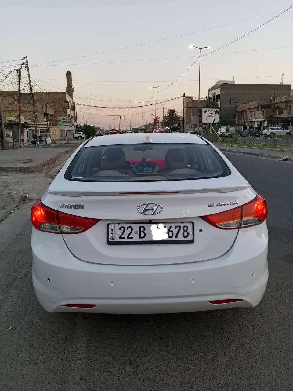 السلام عليكم النترا 2012  خليجي كير محرك كفاله عامه
مواصفات 

 محرك 1600 الاقتصادي

شاشه كبيره 

كامره خلفيه 

تحكم استيرين

نضام تقليل الوقود

تحكم اشاير مرئي 

سياره كشر نضيف جدا 

بيها اربع قطع مسافه شبر اليد 

بدون لادواخل ولا لغود

السعر 87 بي مجال

رقم الهاتف ***********

