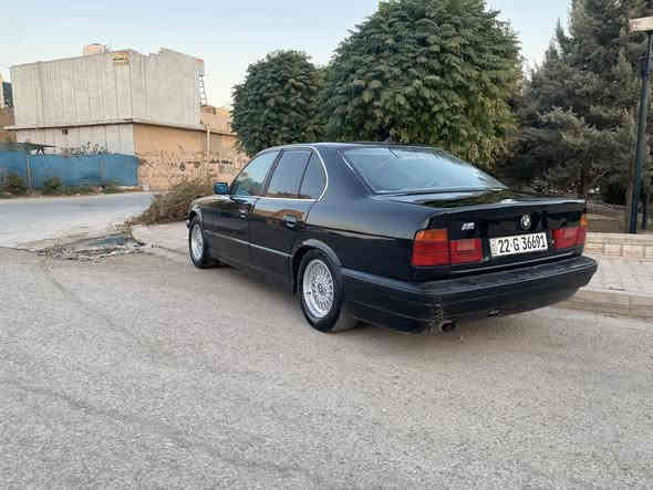 لەسەر ئیزنی ئادمین بیئیێم مۆدیل ١٩٩٠ مەکینە٥٢٠کەپس گێڕ عادی بێ دەعم و لێدراو گێڕ و مەکینە بە شەرت
٢٥٠ مەسرەفی تیا نیە کامل کارەبایی گیانی ئیش ئەکات کوشن جلد 
دوو جام کارەبا
پێش پان رەقەم باریک بەشەرتی تەحویل خەرامەو براوە نرخی ٤٨ گەلاو معامەلە ژم/***********
