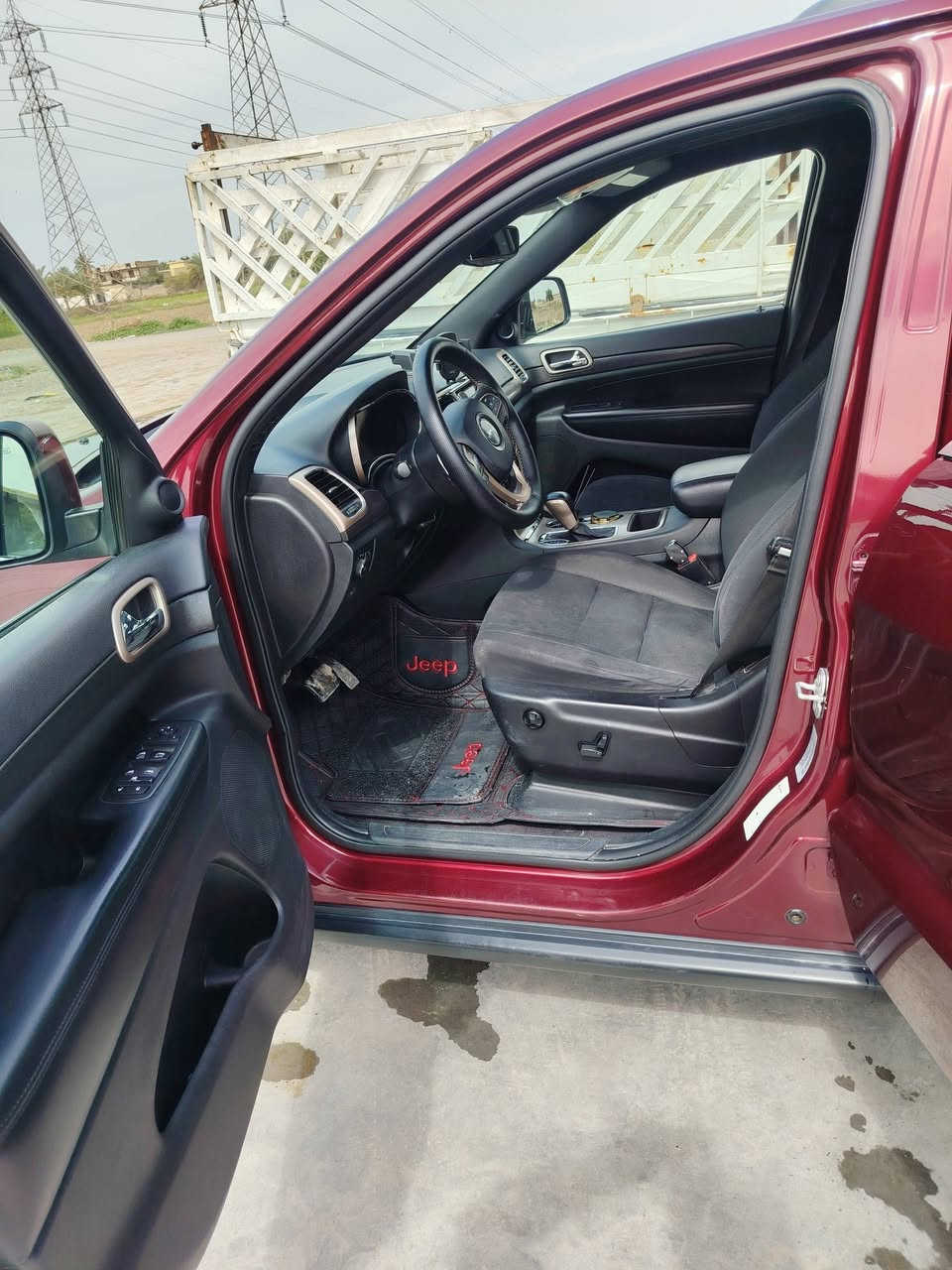 السلام عليكم
جيب لاريدو 2017
وراد أمريكي (كلين) بيها مكانين بارد فقط والباقي مكفول كفاله عامه
مواصفات
محرك 6 سلندر 3600
دبل رباعي
شاشه كبيره 3+ نظام ملاحه
كامره خلفيه + حساسات خلفي وتوقف ذاتي
تشغيل بصمه (دخول وتشغيل بدون مفتاح)
ريموت ستارت (تشغيل عن بعد)
مثبت سرعه
اناره LED نهاريه
نظام ثبات إلكتروني

مكاني بغداد / ابو غريب
السعر (205) وبيها مجال
للاستفسار الاتصال
*********** اتصال واتساب
