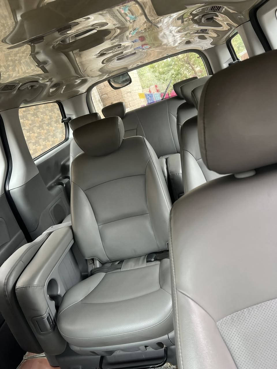 ستاركس 2014مجول بلاد جاهزه مكينه جديده حدتديه تخم تاير تبريد بيهه قطعتين تبديل جاملق امامي صفحت سايق وباب الصدر تبديل سعر178وبيها مجال قليل ***********
