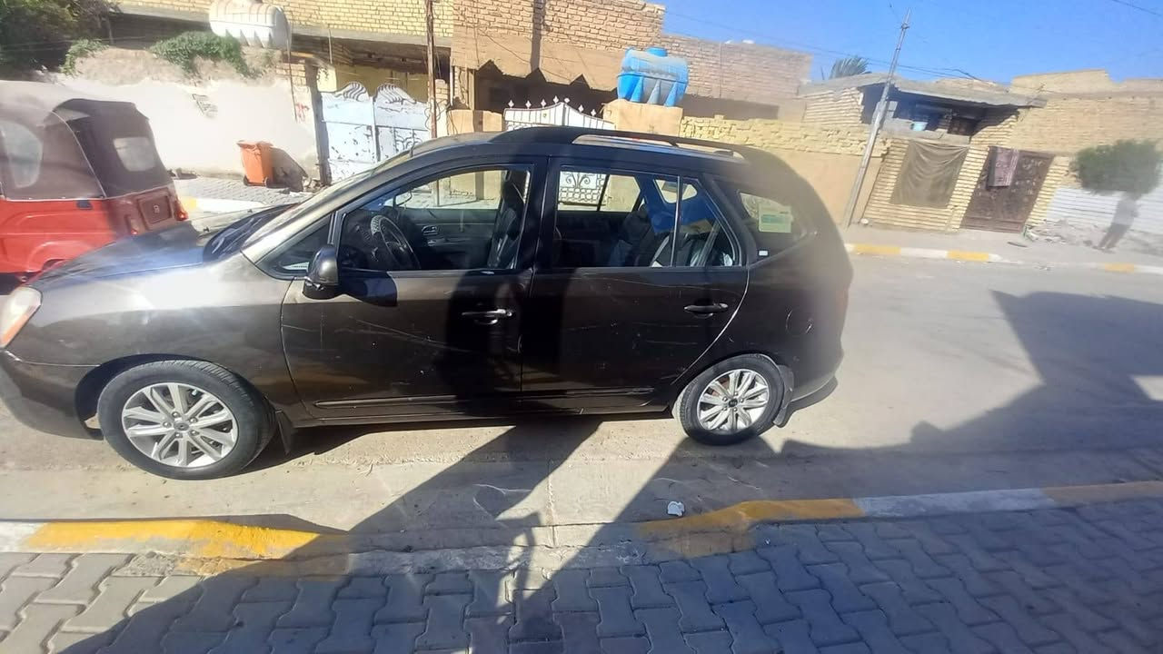 السلام عليكم كياكارنز 2009
محرك2400 جديد وضفيره جديده كشرته حلوه مبدل بيه جاملغ جهت السايق وجراد بالقماره  بغداد الماني السعر 105 وبيه مجال موبايل*********** /***********
 بيهن واتساب
