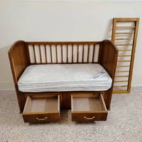 تخت اطفال • نضيف حيل