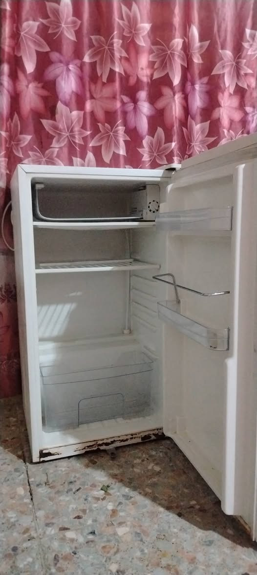 السلام عليكم. ثلاجه وبراد شغالات. مامصلحات للبيع.
***********
