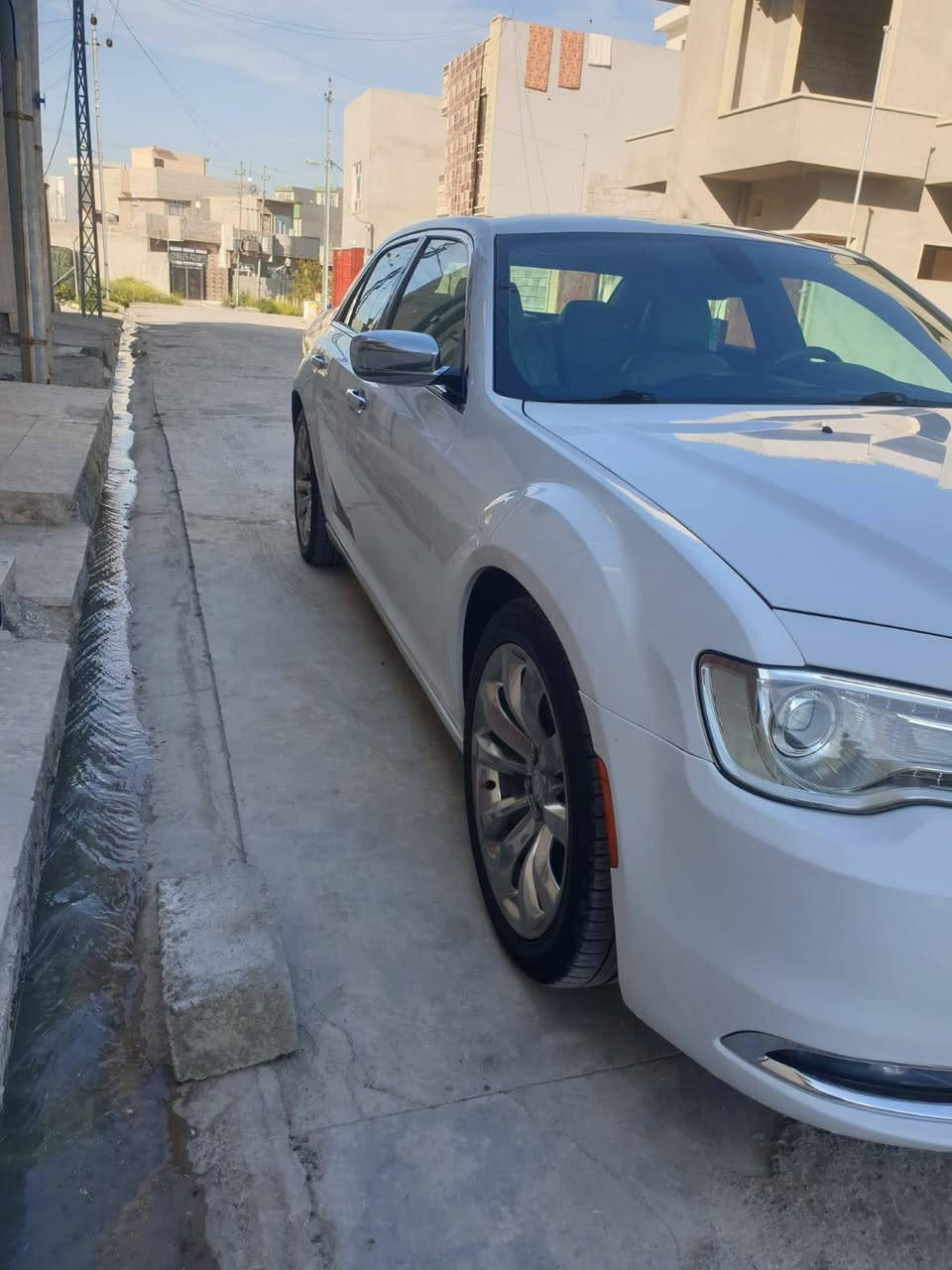 السلام عليكم 

اوباما 2018 c كلين تايتل السياره حيل جديده كفاله عامه بدون صبغ بدون بارد السياره حلوه و دينار واحد متصرف عليها  جاهزه من كل نواحي 

المواصفات 
 بصمه 
تشغيل عن بعد 
كشنات اماميه تدفئة تبريد 
كشن خلفي تدفئه 
تحكمات أستيرن 
مري هيتر 
مري قلاب 
تبريد قطعتين
كشن خزن 
فول بدون بانوراما وبرده
السياره استخدام شخصي 
السعر 240 وبيها مجال قليل مو شراي لا اتعبني 

 
وباقي مواصفات ال C المعروفه رقم دهوك تحويل ثاني يوم 

مكان السياره / موصل   
 
للاتصال
***********
