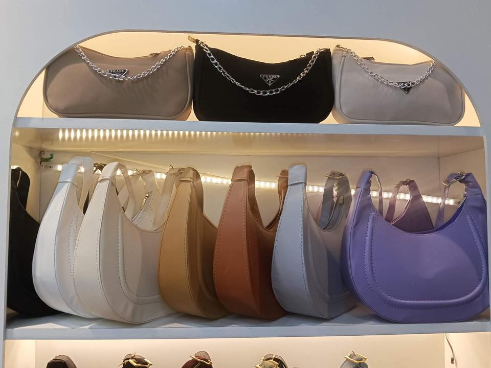 حقائب سعر القطعه ٥ الالف دينار تركي اصلي النهروان خدمه توصيل موجود واتساب ***********
