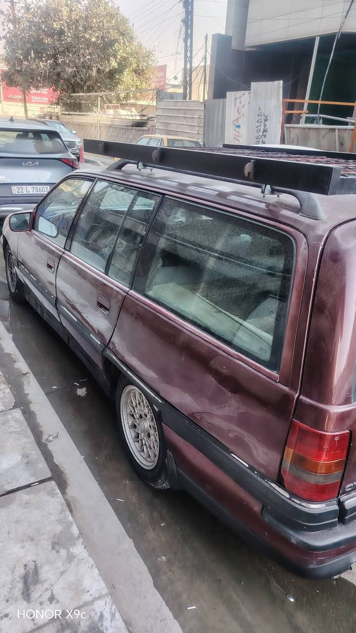 السلام عليكم
اوبل البيع موديل 1993
كير ومحرك حاويه 
كهربايات كلها شغاله
تخم تاير جديد مال جناي 
رقم  بغداد جديد نكليزي
سعر 40 وبيه مجال 
***********
