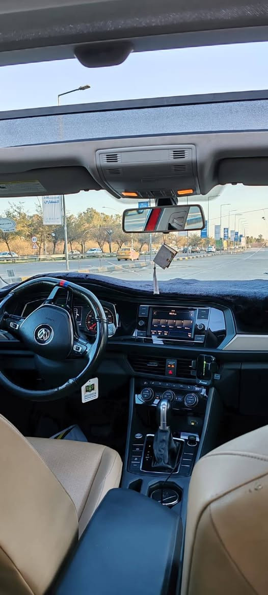 جيتا موديل JETTA SE  2019 فول مواصفات
رقم اربيل شرط التحويل 
وصرف البانزين لتفويله تمشيك  730 كيلو 
‏87m ماشيه
رقم انكليزي 

💎 ســعــر ✅ ::  الــرد تلقائي 📮

‏‎محرك 1400 TURBO 
‏‎كير اوتو 8 نمر 
‏‎وضعيات القيادة
سبورت - نورمال ايكو - عادي

بانوراما بصمة تشغيل
 بصمة ابواب تحكم بالجامات والبانوراما عن بعد
رادار امامي عدد 2 رادار خلفي رادار جانبي
مانع تصادم خلفي امامي اوتو ستارت - ستوب
مثبت سرعة نظام ترحيب توقف ذاتي 
هاندبريك بصمة منظومة زنون بلادي
سترين حرف D فول تحكمات ستيرن
وباقي المواصفات معروفة

مكان السيارة: موصل 
رقم صـــاحب سيارة: *********** واتساب

لعرض سيارتك على الصفحة بنفس الطريقة راسلنا
‏‎
