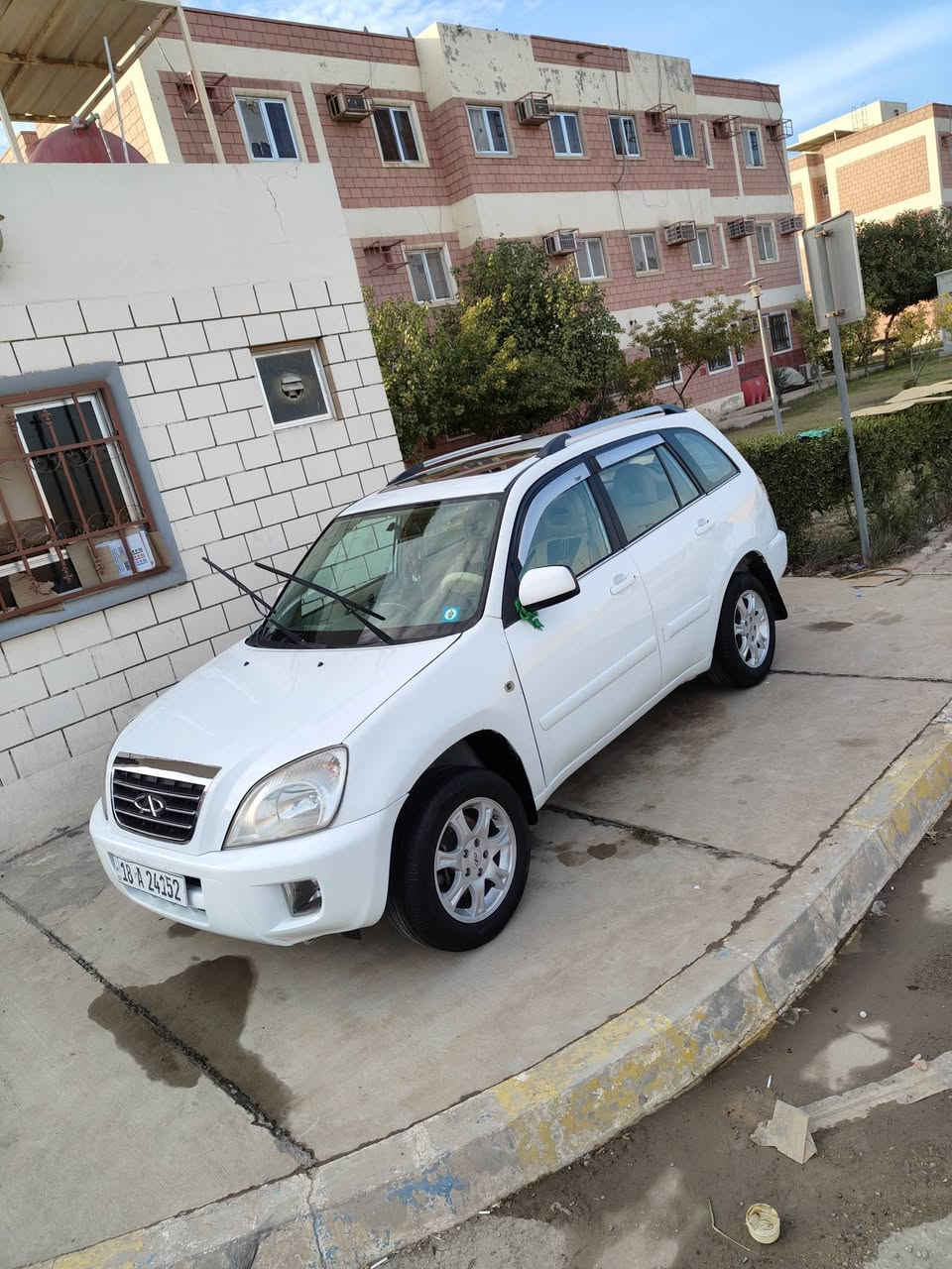 السلام عليكم تيكو موديل2012  سيارة حلوه كير محرك صدر تايرات باتري كله تمام سيارة بدون خياس كلش حلوه تبريدها ثلج سيارة كلش حلوه وجاهزه فول فتحه تحكم ستيرن  محرك 2000  كير ميكانيكي هزه جديده سنويه جديده بسمي رقم الدولي الجديد السعر 60 وبيها مجال مكان سياره بابل كفل رقم تلفون ***********
