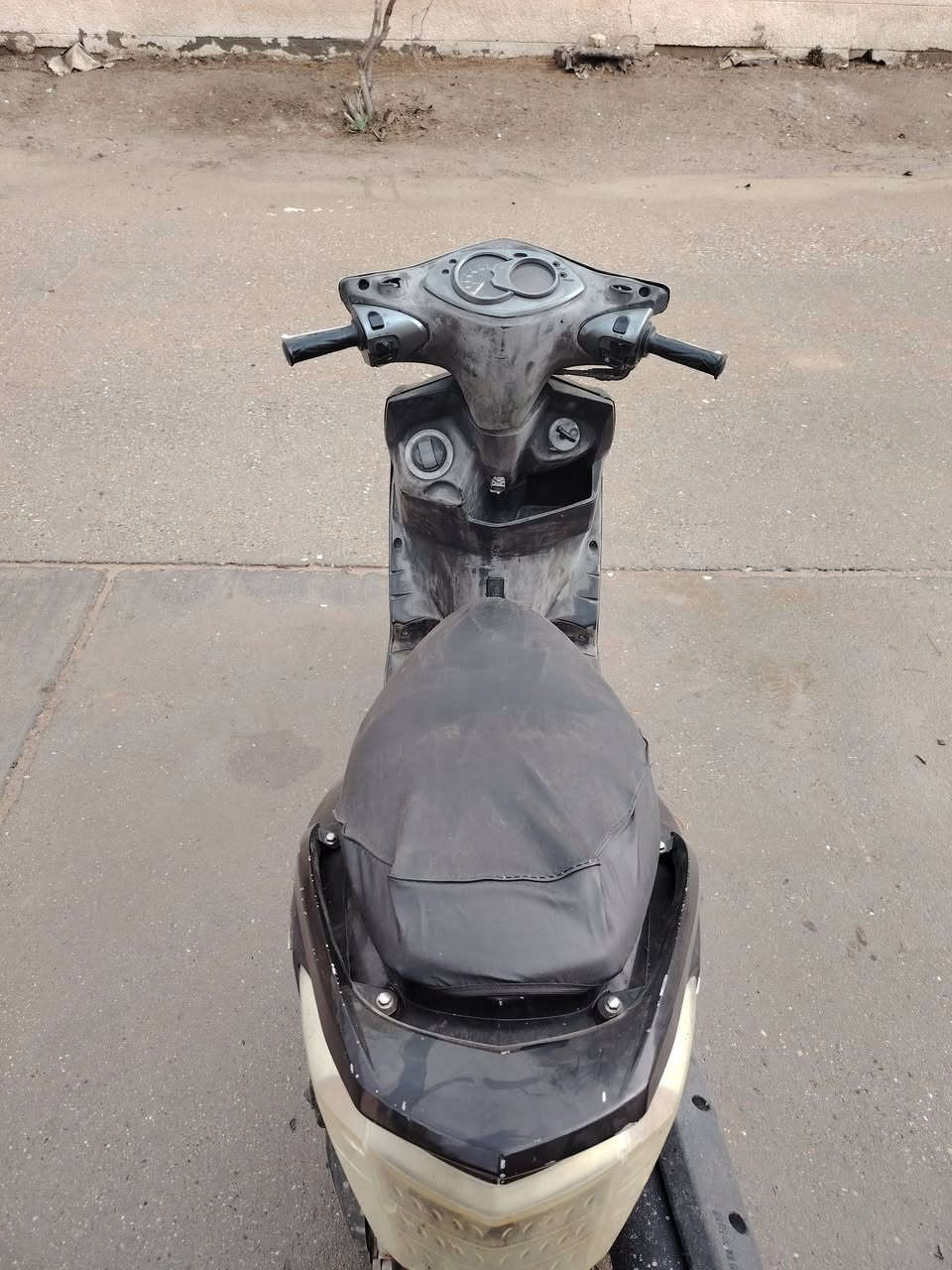 السلام عليكم سكنس فحل ياباني دراجه ما مفتوحه جيب فيتر وفحص دراجه بلاديه تخبل سعر 800 وبيها مجال  مكاني ابو الخصيب الاسمده شراي يجي وساب
***********
