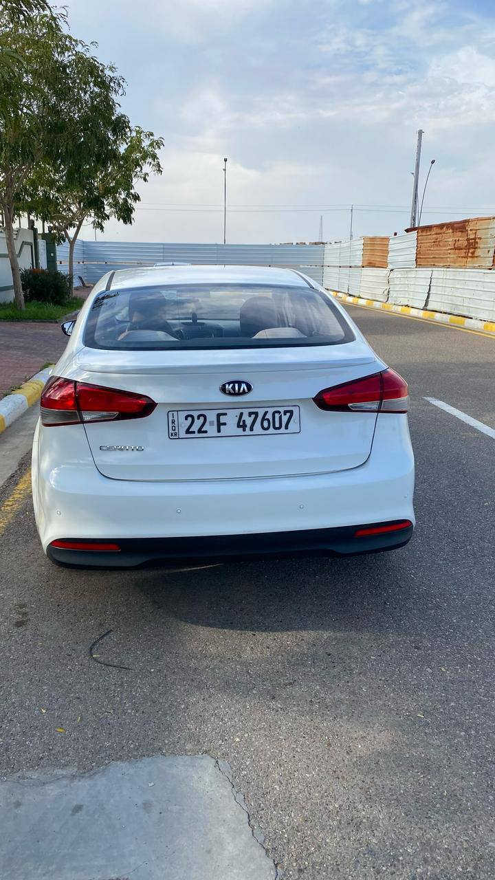 للبيع كيا سيراتو موديل 2018 
السلام عليكم سيراتو للبيع موديل 2018 نظيفة مكفولة فقط تبديل باب الامامي الايمن نفس اللون ماشية 177000 للتفاصيل أكثر التواصل على الواتس اب ***********
