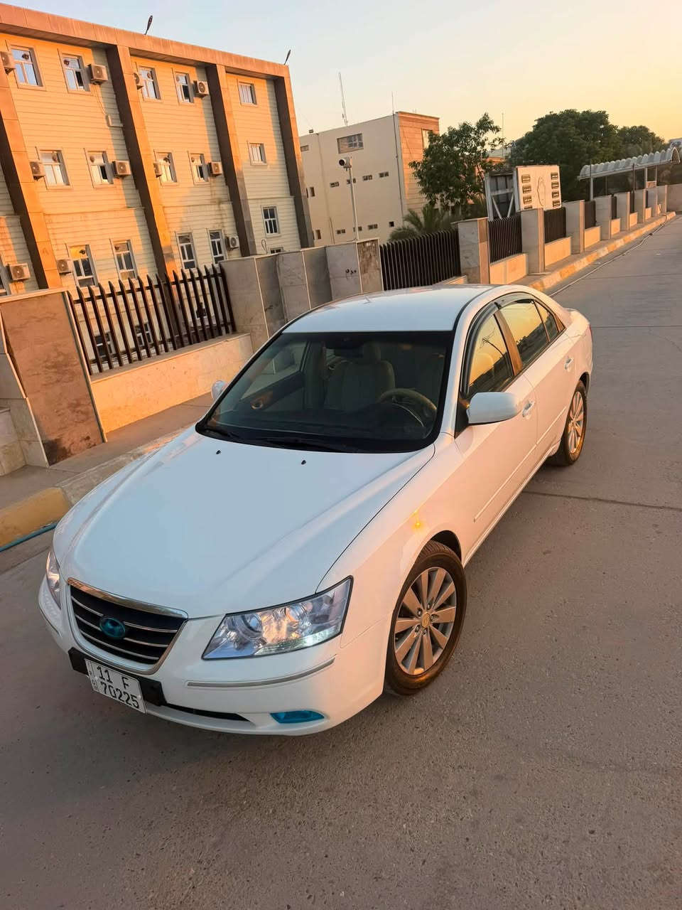 السلام عليكم
سوناتا مكفوله حتى 
 الدعاميه من ضربه وصبغ 

مكينه ٦سلندر 

ماشيه ١٠٠حقيقي

سياره خليجي واحلى من الصور 

هزه جديده سنويه لل٣١

سياره مابيهة نقص 

مكان السياره ديالى بعقوبه 

*********** السعر 110
غير متواجد ع فيس 
ملاحضه بيهة منضومه غاز جديده 
 
واتساب متوفر
