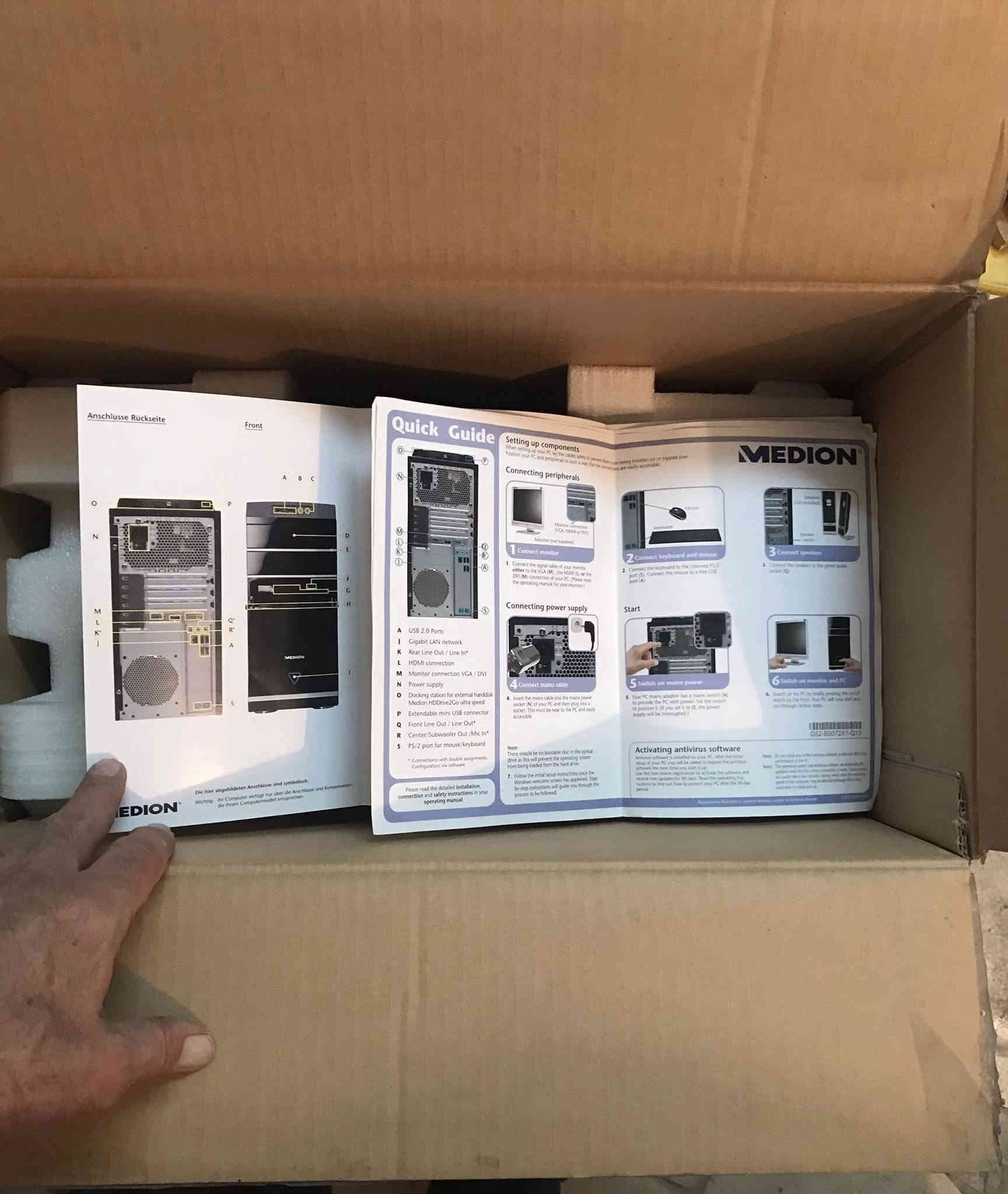 السلام عليكم جميعاً
من بعد اذن اصحاب الگروب المحترمون ؛
اعرض للبيع جهازي الكمبيوتر الشخصي ( دسك توب) من شركة ميديون( Medion MT14) الماني الصنع  Multimedia Pc Akoya P4370 …
مع قرص ( Windows) من شركة مايكروسوفت الاصلي ( غير مستنسخ) مع قرص تعريف اجزاء الهارد وير..
الجهاز مستعمل وبالباكيت الاصلي مع كيبورد بلوتوث ..
الجهاز برام 3GB/ DDR  (وبدون الهارد دسك ( القرص الصلب ) وبدون مشغل الاقراص ( سي دي پلير) ..
الجهاز احترافي لاصحاب الصوتيات والمرئيات…
الجهاز مجهز للهارد دسك الربط الخارجي
ومجهز لقراءة كافة انواع الكارتات ( SD, MicSD, …..وغيرها)
 4 مخارج USB ..
كارت شاشة متطور…
باقي المواصفات موضحة بالصور..
نظام البيع فحم وذلك لعدم استخدام الجهاز منذ خمس سنوات ….
مكان الجهاز: بابل / حله
يوجد توصيل لكافة محافظات العراق وبالسعر المعتاد لدى شركات الشحن والتوصيل…
سعر الجهاز 100 الف دينار عراقي
☎️ ***********
