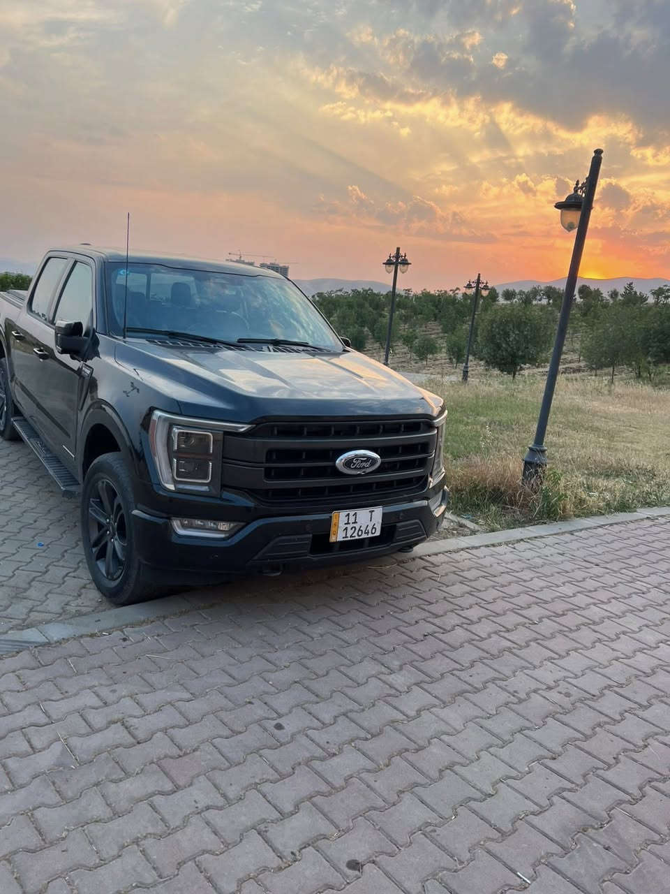 السلام عليكم
فورد F150 للبيع موديل 23 
مواصفات لاريات 
مكينه3.5 تون تيربو هايبرد 
ماشيه 40 الف كيلو 
رادارات امامي وخلفي وجانبي 
تحديد مسار 
كشنات جلد تدفئه وتبريد 
بانوراما 
اضاءه محيطيه خارجيه 
لايتات متحرك داينمك 
باب خلفي كهرباء 
تشغيل عن بعد 
استيرن كهرباء دواسات بانزين وبريك كهرباء 
قطعه تبديل نفس اللون جاملغ ايسر وربع بنيد صبغ وربع جاملغ الايمن امامي
مكانها بغداد الدوره
***********
