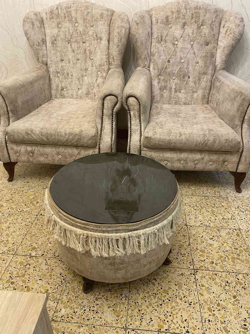 نص تخم تركي معه ميز وسطي مدور ب350 السيديه الخيزران ***********
