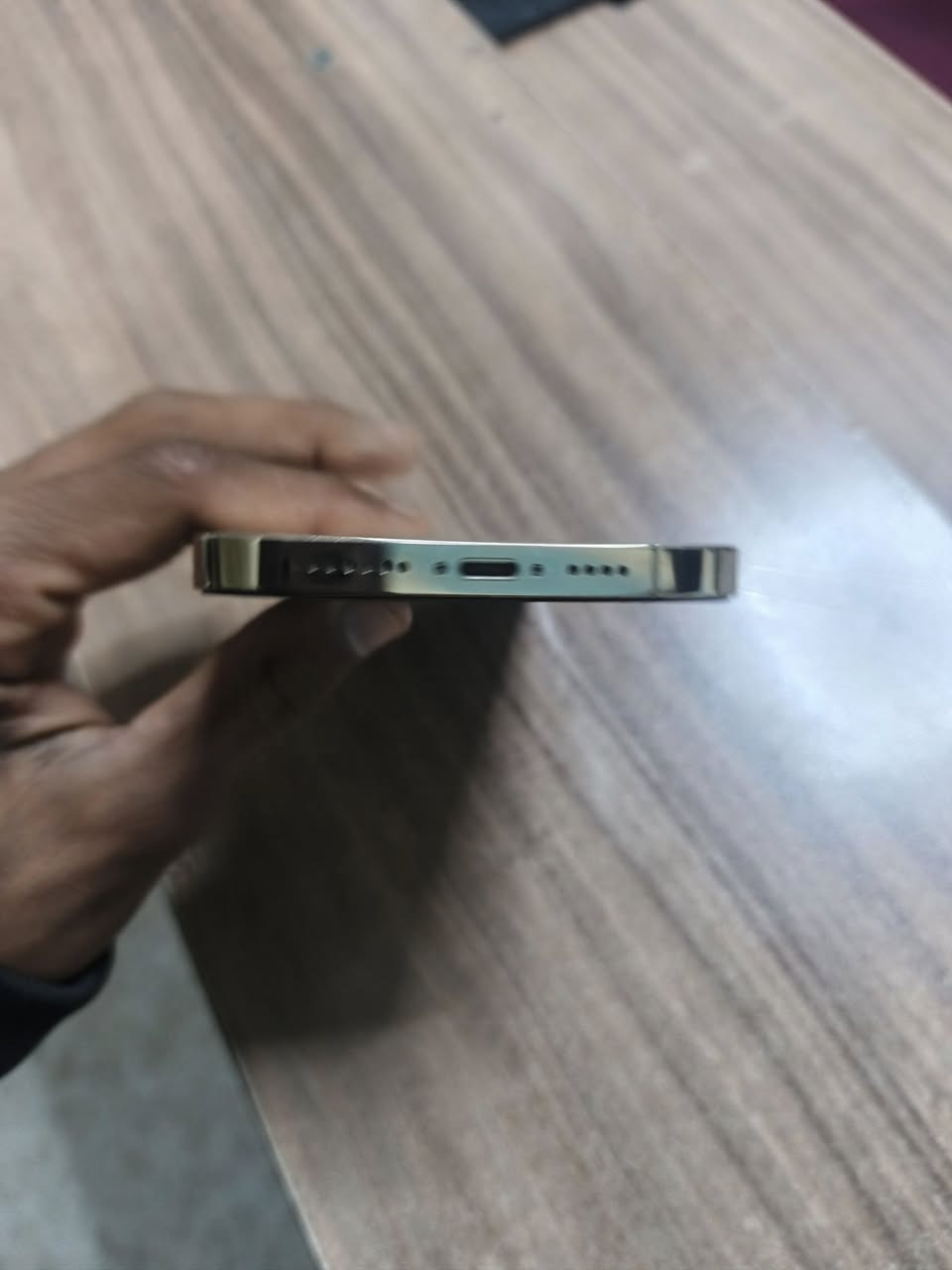 12 برو ماكس مبدل شاشة فقط فيس ايدي شغال بطارية 72 ذاكره 256 جهاز نضيف لوك كلة شغال مابي اي عيب للبيع و مراوس شراي خاص و اتصل ***********
