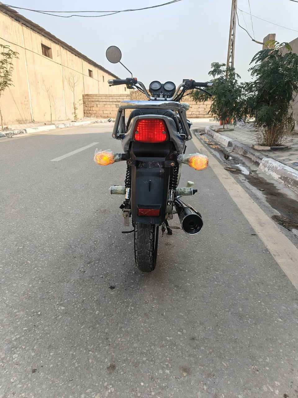 دايون عضم 2021 اوراق الدراجه مابيها كل نقص شغاله من طول طول شلعه معدل مكينه مامفتوحه لاتبخير ولاتنقيص السعر ٧٠٠ وبيها مجال ***********
