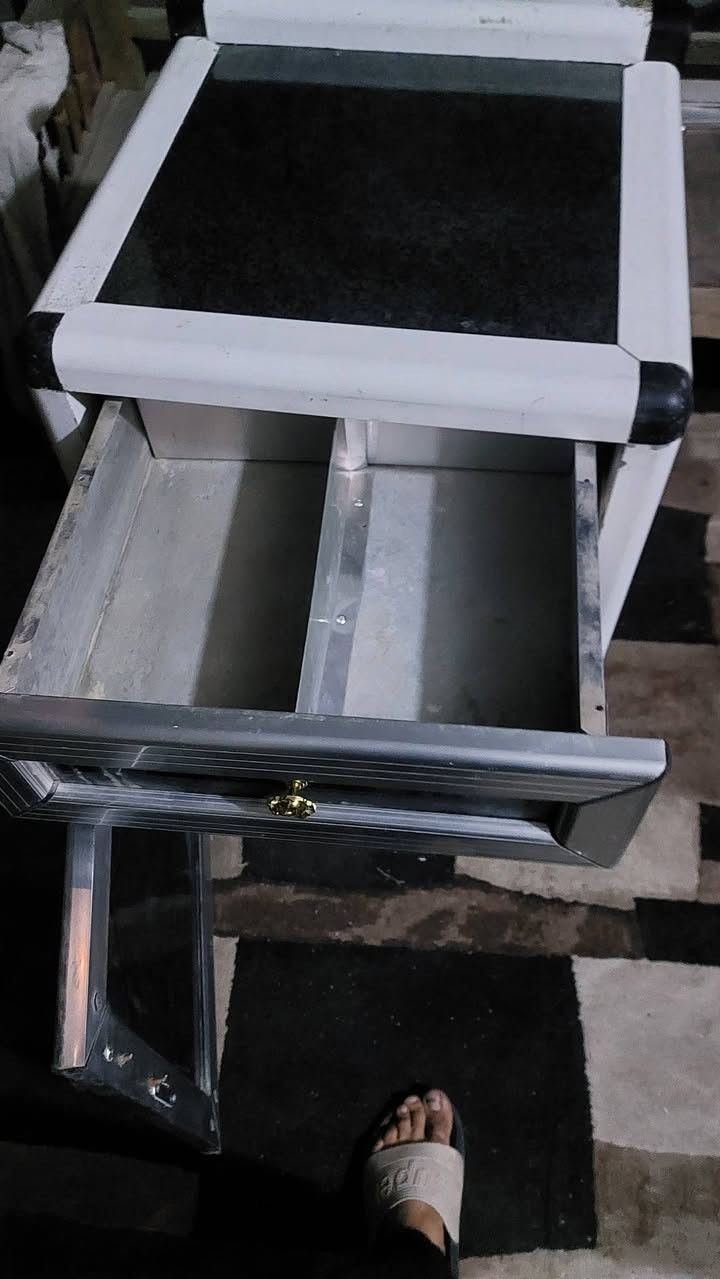 للبيع دولاب المنيوم السعر  50 الف


**إذا كنت صاحب هذا الإعلان وتريد حذفه لأي سبب، رجاءا أرسل رسالة إلى الدعم الفني**