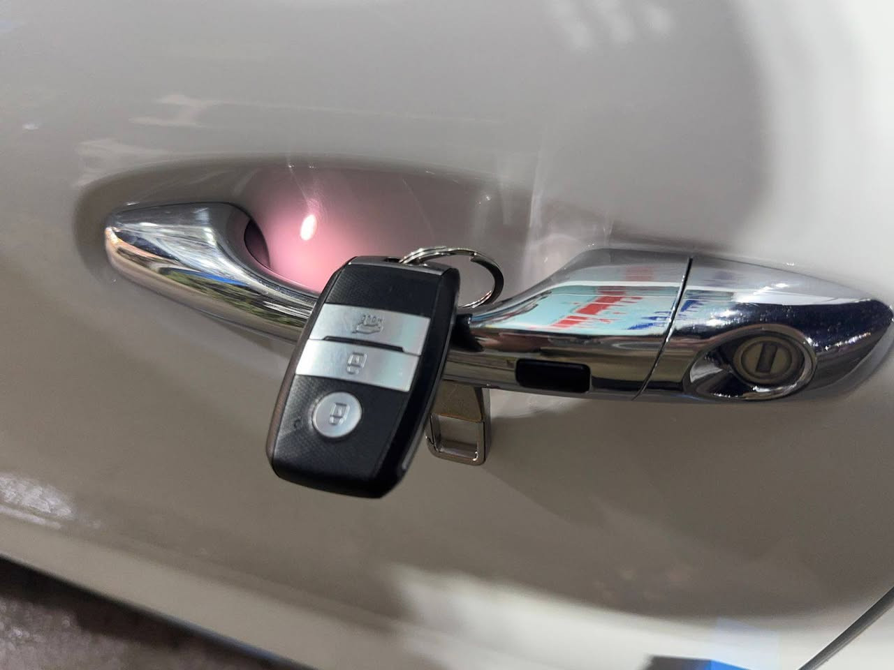 سلام عليكم 

سورنتو 2017 كويتي

كفالة عامة من الصبغ ول تبديل 

رقم اربيل بأسمي 

(  المواصفات  ) 

1_ اشاير بل مري 

2_ حساس امامي + خلفي

3_ ويل كب 19 

4_ جنطة كهرباء 

5_ كشن كهرباء

6_ تبريد 3 قطع

7_ داخل بيجي

8_ دشبول ساعة دجي تل 

9 _ بصمة ابواب 

10_ اضواء ترحيب 

11 _ مثبت سرعة

12 _ مري شفط

13 _ 7 راكب عائلية

14 _ لايت دبل عدسة العالي زنون 

15 _ مثبت سرعة + نضام الايكو 

باقي المواصفات موضحة بل صور 

السعر   بلاش البلاش. كل هاذة  208 

العنوان / بابل  مركز المدينة 

للاستفسار  ***********
                  
                 ***********
