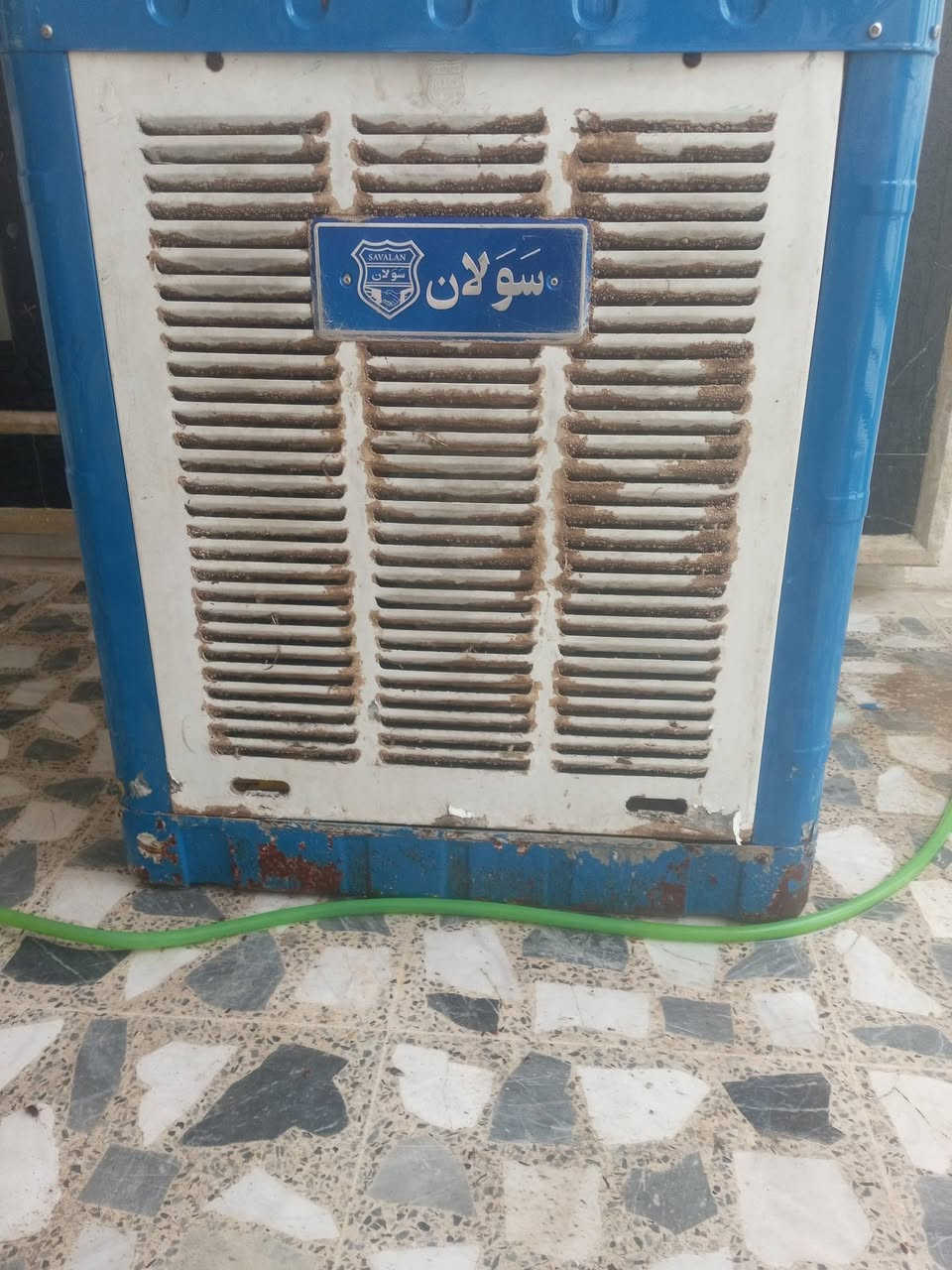 مبردات للبيع وحده نوع سولان حجم ٢ونص  الأصلي شغاله والأخرى نوع الأندلس حجم ٣ونص شرط الشغل وانظاف للتواصل على الرقم هذا ***********
