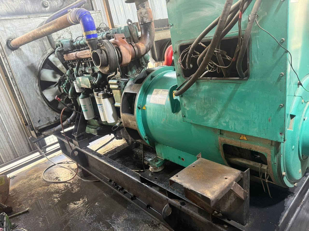 السلام عليكم ..
للبيع مولد فولفو D16  راس توليد ٥٥٠  المولد خير من الله تجي تشوف بعينك عل الحمل مكاني بغداد الرصافة 
***********
