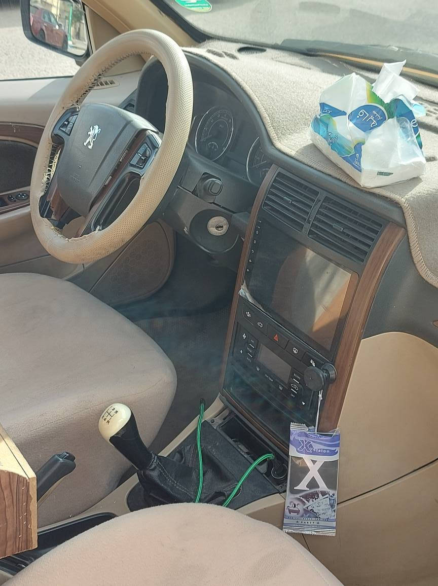 سلام عليكم بيجو بارص موديل 2018 بيها بنيد مبدل بيها جاملق الأيسر طخه خارجية وبي صبغ سيارة بيه خيط تبخير ابيع مكينه كايمه كير تبريد تدفئ خير من الله حداديه تايرات 50% العنوان البصرة حي المدراء متواجد وتساب فقط واتصال ع عذا رقم *********** سعر 47 وبيها مجال بسيط للطيبين شرط راعيها يريد تحويل البصرة, العراق
