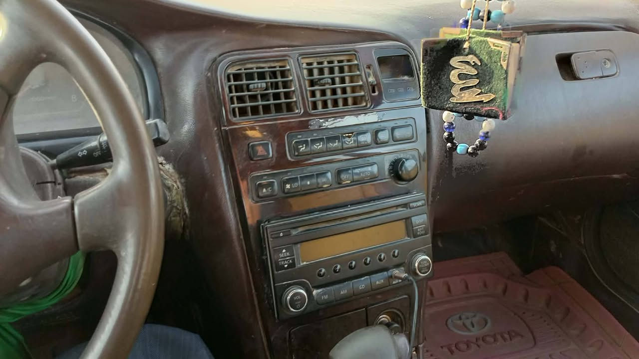 شيزر للبيع موديل 93 كير ومكينه نضاف حداديه زينه كهربائيات شغاله سنويه صاقطه مكانه ناصريه غراف. لسعر 40وبيه مجال  ***********
