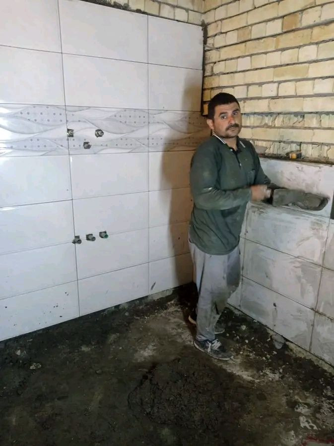 كادر مصرى لتركيب البورسلين والمرمر والبايات والكاشى والجدران والألواح شغل درجه اولى التزام بالعمل للتواصل ***********
