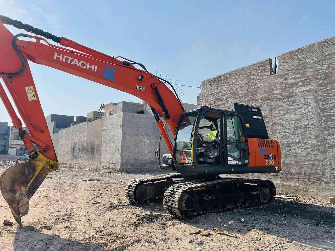 للبيع حفاره موديل2013 دخول جديد مسسه نقار جهاهزه حداديه نضيفه عداد العمل 6000لاف ساعه ستفسار اكثر الهاتف ***********
***********
