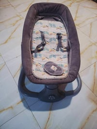 كرسي أطفال • هزاز • بصرة