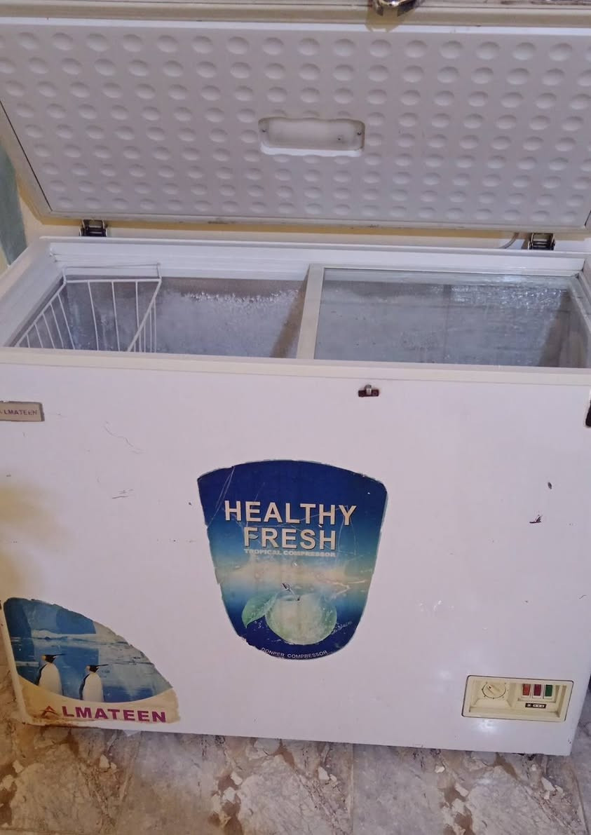 مجمده نضيفه كلش ومابيه ضرر ابد ولا داخله تصليح وتجميد  سعرها ١٥٠ قفل الي يريدها يتصل ع هذا الرقم ***********
